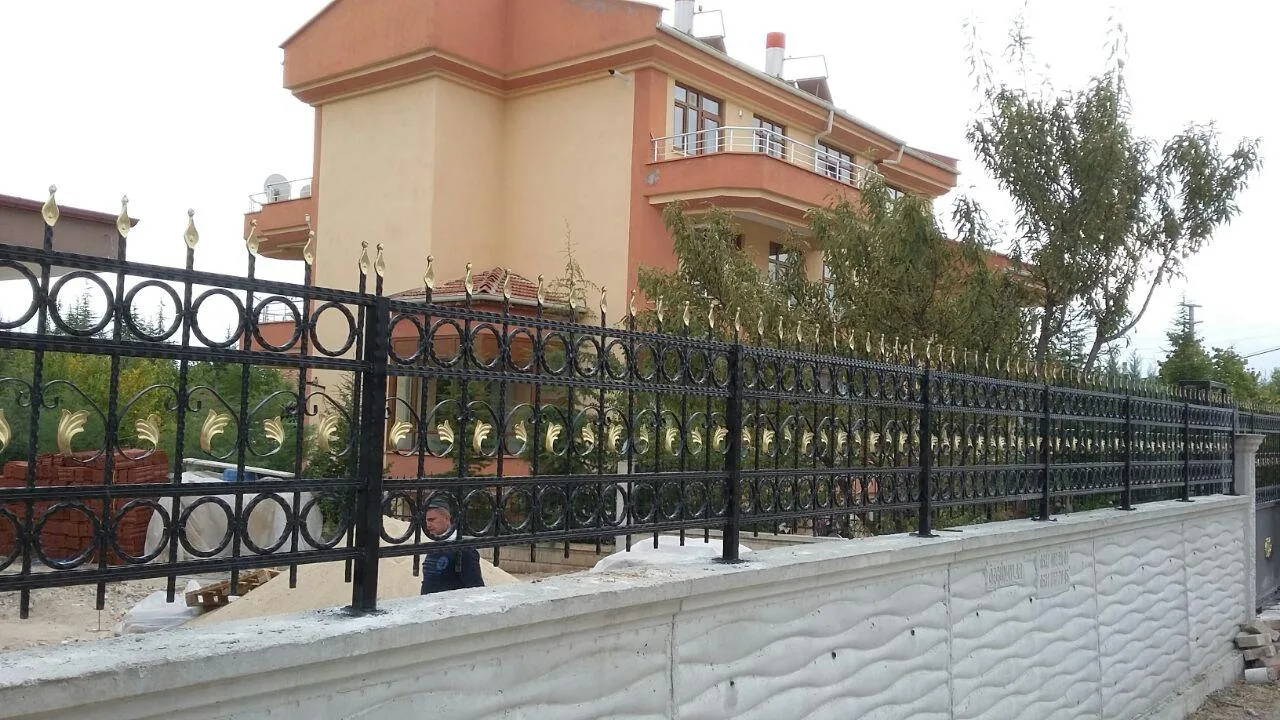 Bahçe Duvarı Ferforje Korkuluk gerçek proje uygulaması