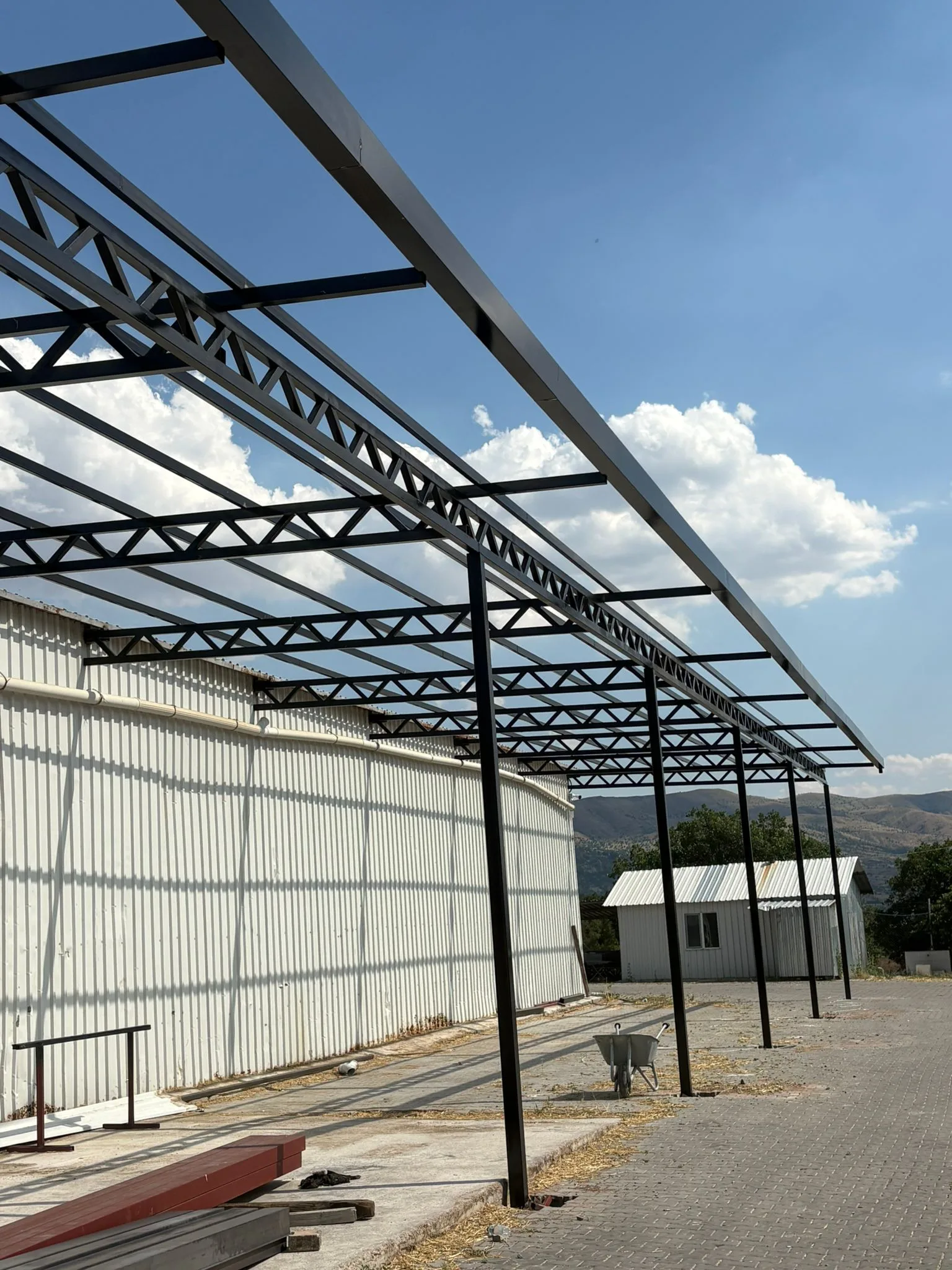 Besi Çiftliği ve Ahır gerçek proje uygulaması