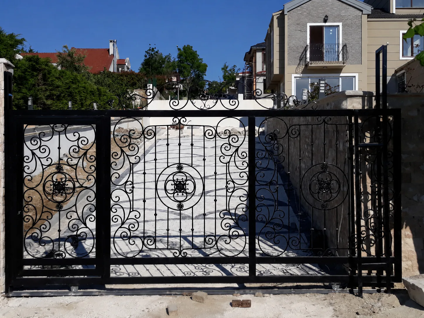El İşçiliği Ferforje Bahçe Kapısı gerçek proje uygulaması